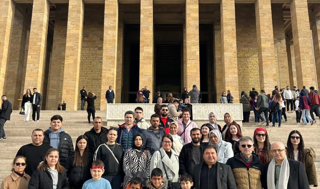 Manisa Balıkesirliler Kültür ve Yardımlaşma Derneği’nden Anıtkabir’e  Ziyaret
