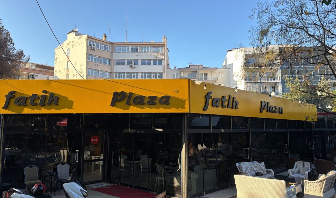 Fatih Plaza’da  “Çaya Zam Yok” Fatih Plaza’da hizmet veren işletmeci
