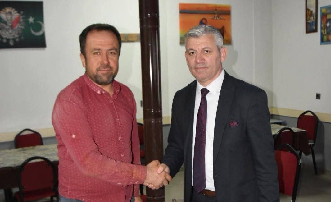 YUNUS EMRE ŞAHİN YUNTDAĞ ‘DA KAHVECİ ESNAFINI ZİYARET ETTİ :